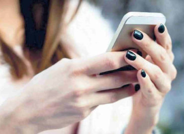 Smartphone e pc, le mani in pericolo